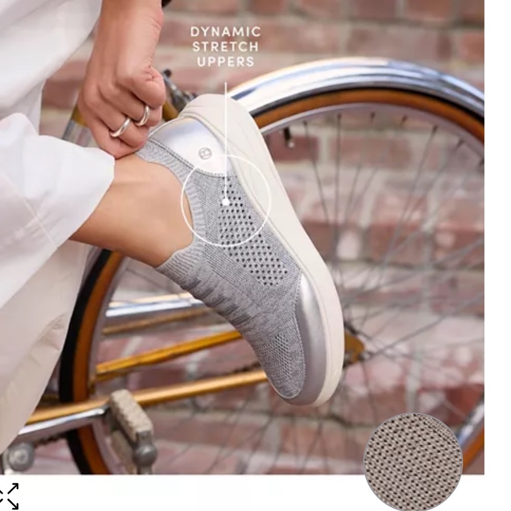 NIB Bzees
Women's Timeless X-Training Inspired Washable Sneakers size 10